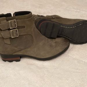 Sorel booties